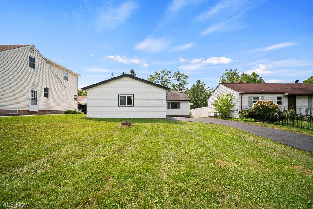 14750 Schreiber Road , Maple Heights, OH 44137