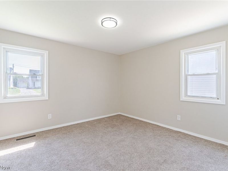 20211 Longbrook Road, Warrensville Heights, OH 44128 Photo 10