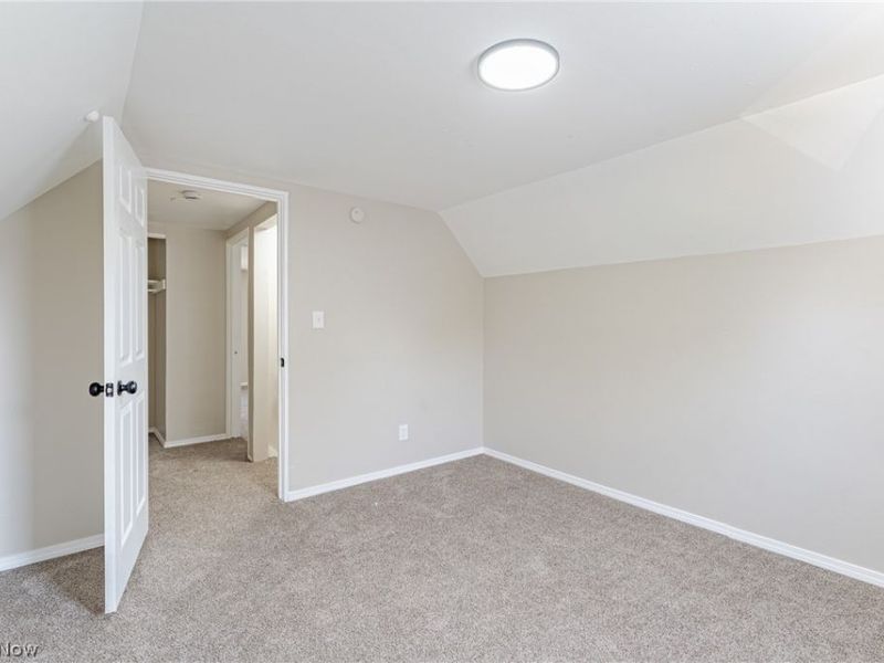 20211 Longbrook Road, Warrensville Heights, OH 44128 Photo 19