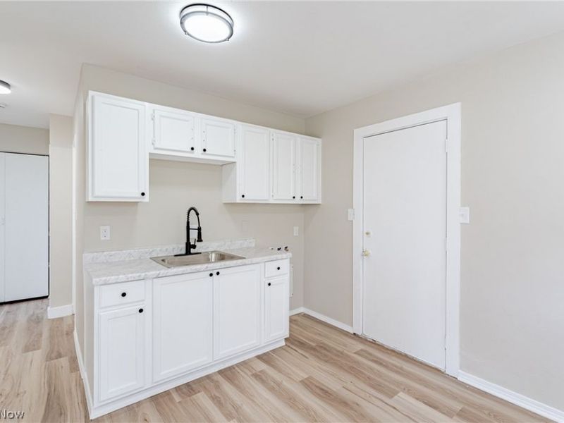 20211 Longbrook Road, Warrensville Heights, OH 44128 Photo 8