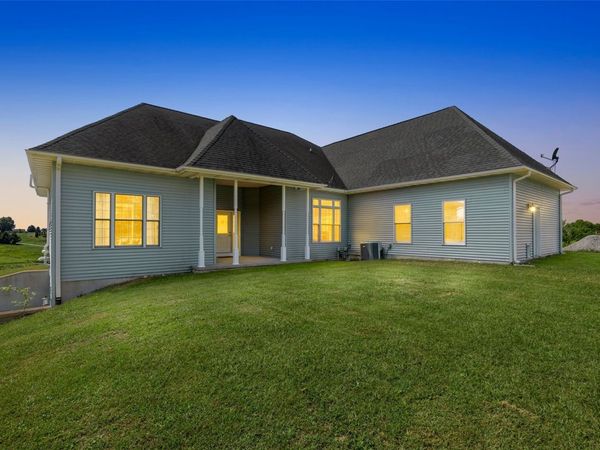 2245 288th Drive , Williamsburg, IA 52361