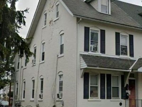 233 E MAIN STREET, LANSDALE, PA 19446