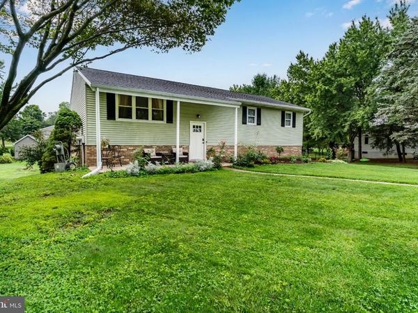 15 PARKSIDE DRIVE , HUMMELSTOWN, PA 17036