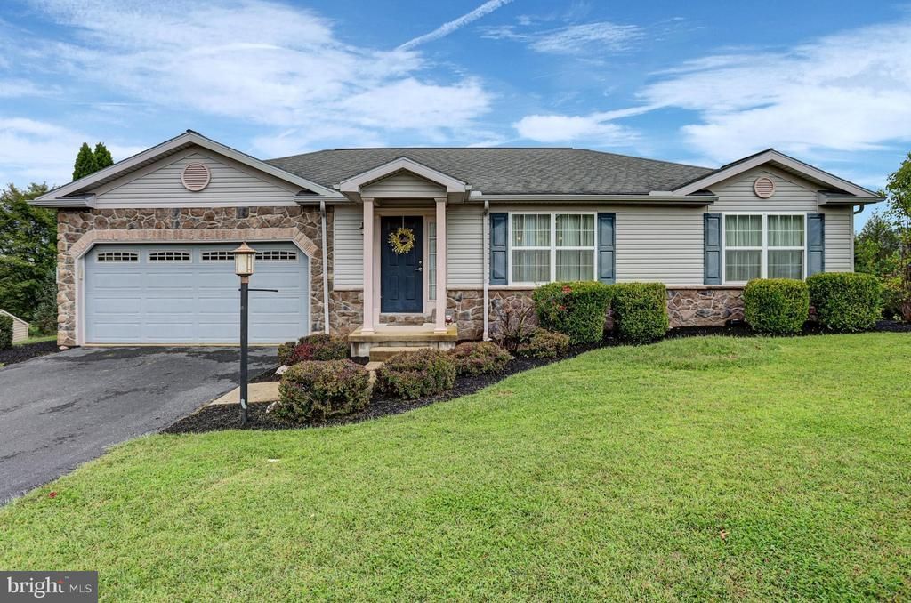 10 WARGO LANE , DILLSBURG, PA 17019