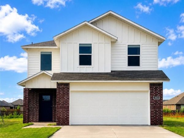 3799 Crescent Springs Avenue, Springdale, AR 72764