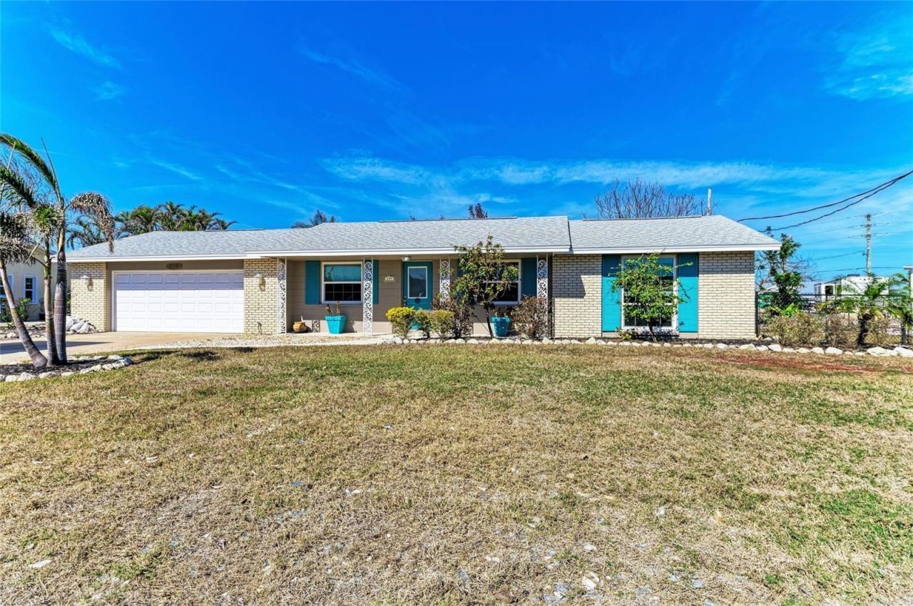 609 Foxworth Lane , Holmes Beach, FL 34217 Main Photo
