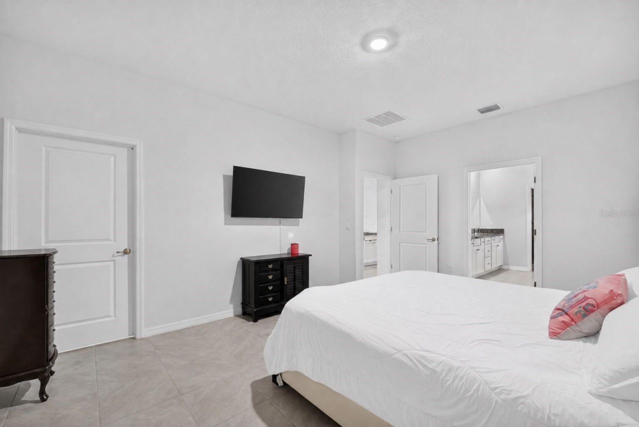 5232 NW 43rd Lane Road, Ocala, FL 34482 Photo