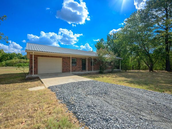 1196 Newport Road, Batesville, AR 72501