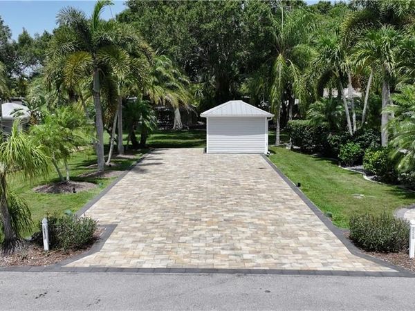 10067 PARKWOOD DR , FORT MYERS, FL 33905