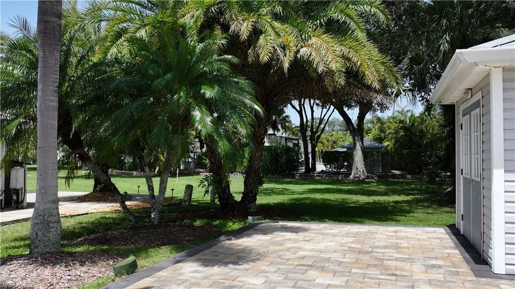 10067 Parkwood Dr , Fort Myers, FL 33905 Photo