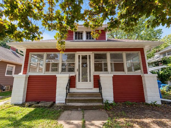417 48th Street , Moline, IL 61265