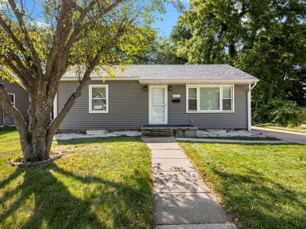 940 31st Street , Bettendorf, IA 52722