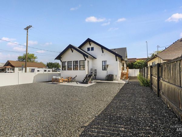 661 2nd Ave N, Twin Falls, ID 83301
