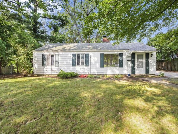 2729 Hilltop Drive, South Bend, IN 46614