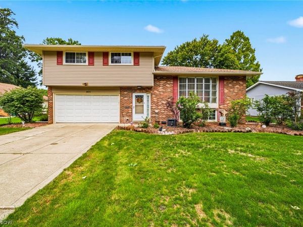 8071 Meadowdale Drive , Mentor, OH 44060