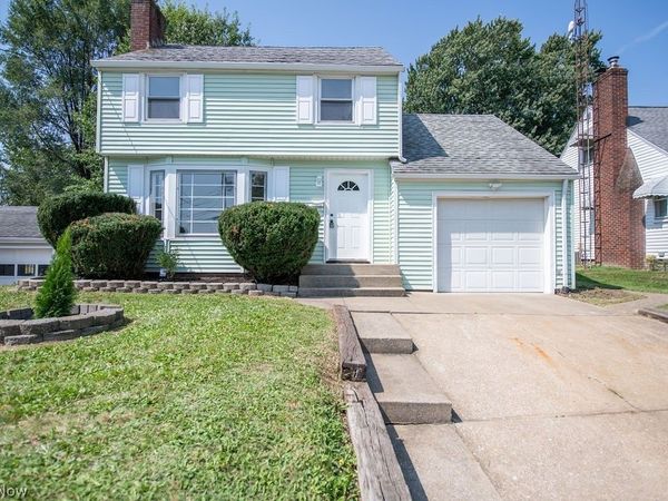 2415 Snyder Avenue NE, Canton, OH 44714