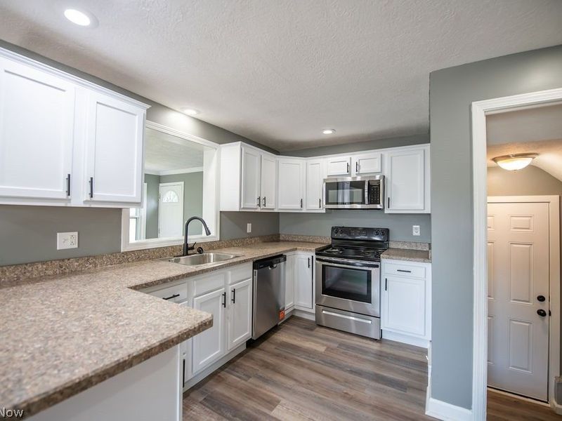 2415 Snyder Avenue NE, Canton, OH 44714 Photo 17