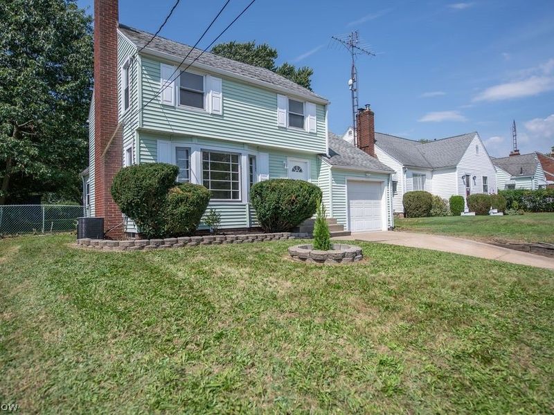 2415 Snyder Avenue NE, Canton, OH 44714 Photo 4
