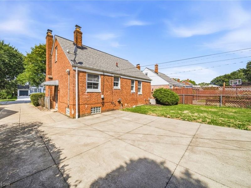 1613 Temple Avenue, Mayfield Heights, OH 44124 Photo 18