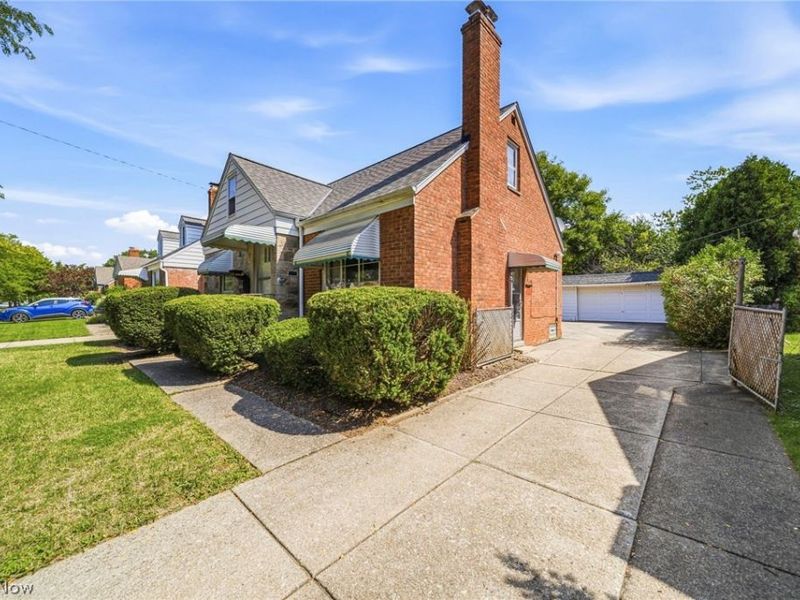 1613 Temple Avenue, Mayfield Heights, OH 44124 Photo 2