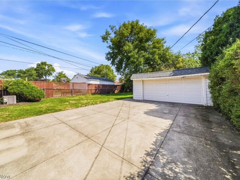 1613 Temple Avenue, Mayfield Heights, OH 44124 Photo 20