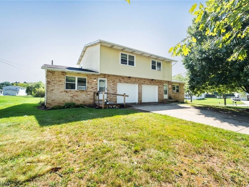 1861 Cloveridge Drive, Orrville, OH 44667 Photo 2