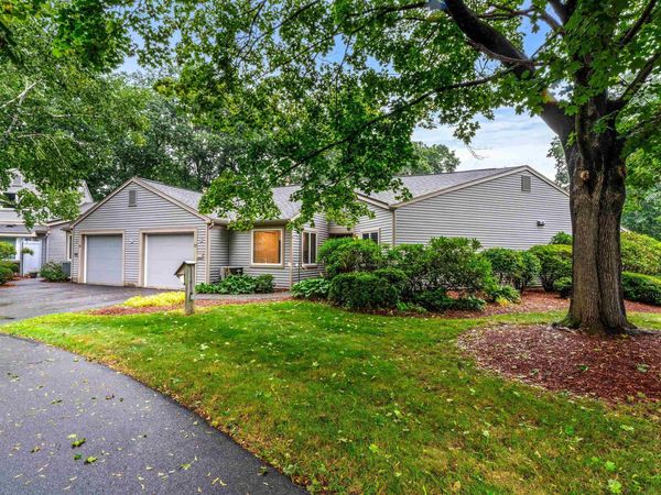 33 Walden Pond Drive, Nashua, NH 03064