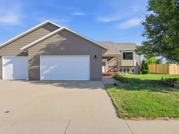 506 Laura St, Harrisburg, SD 57032
