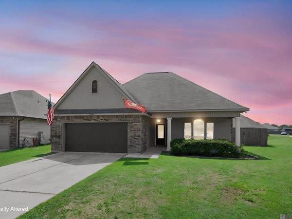 42408 Harborstone Ave, Prairieville, LA 70769