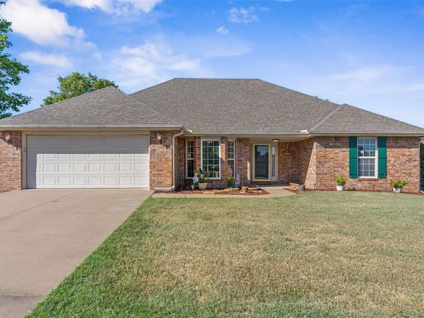 5633 Parkhill Court, Bartlesville, OK 74006