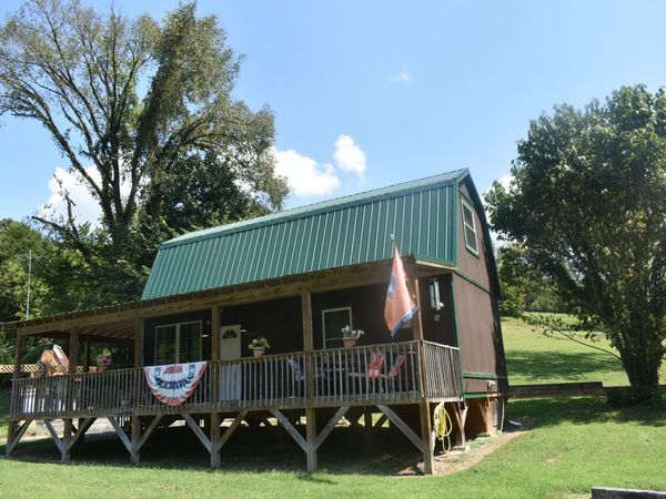 56 Nickajack Rd , Pleasant Shade, TN 37145