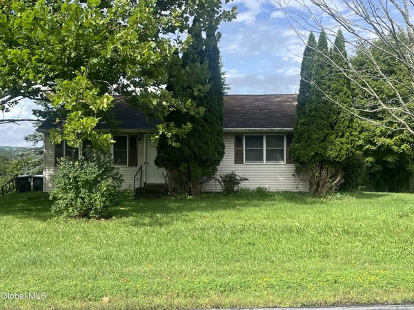1396 W Glenville Road, Amsterdam, NY 12010