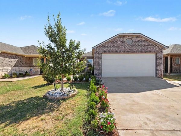 11616 Annette Drive, Yukon, OK 73099