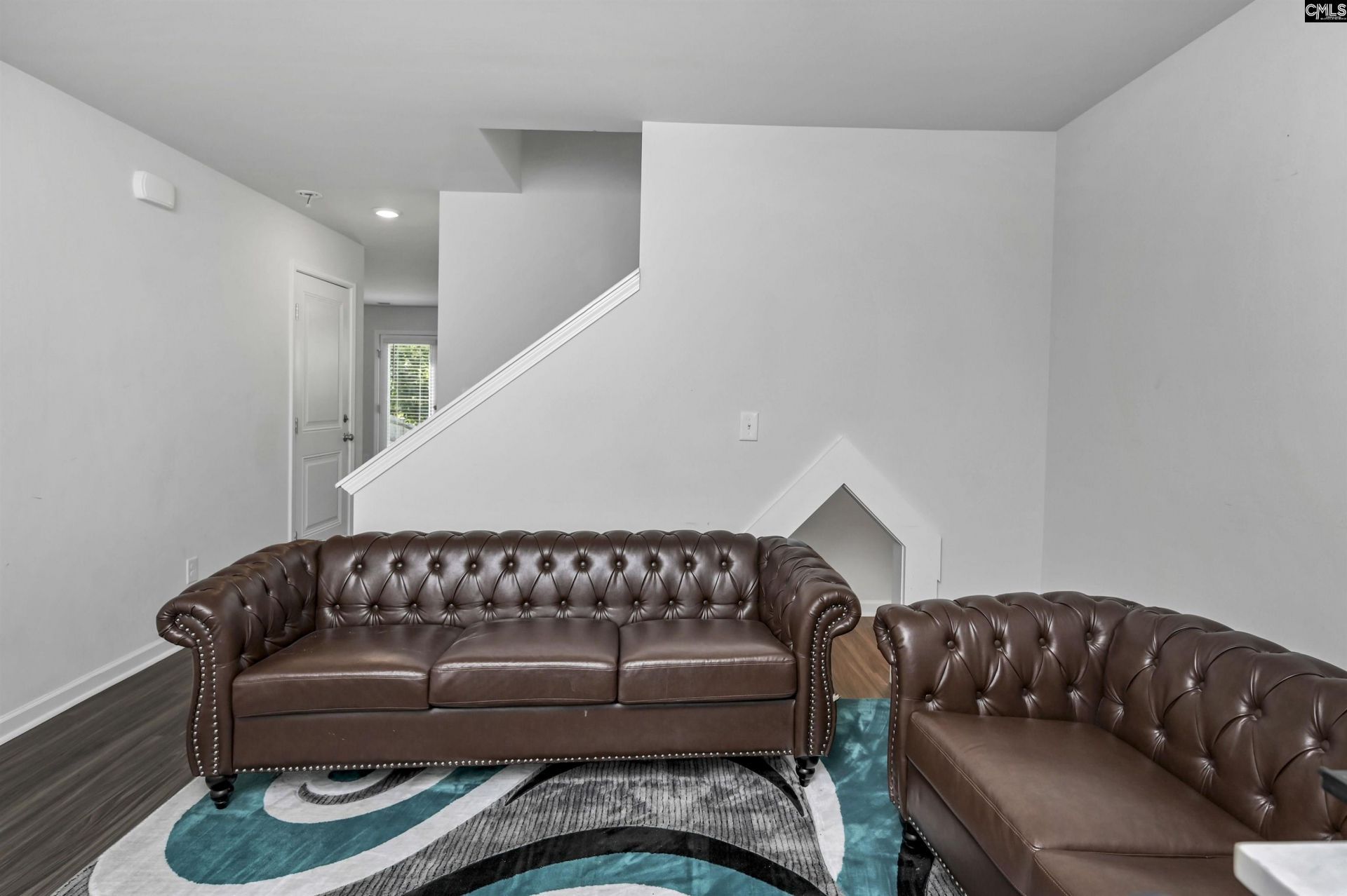 450 Ganton Court Photo 4