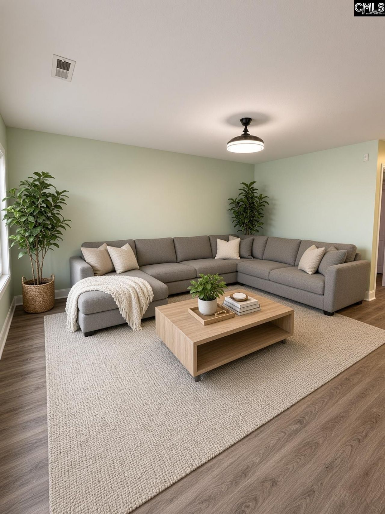 253 Montclaire Circle Photo 4