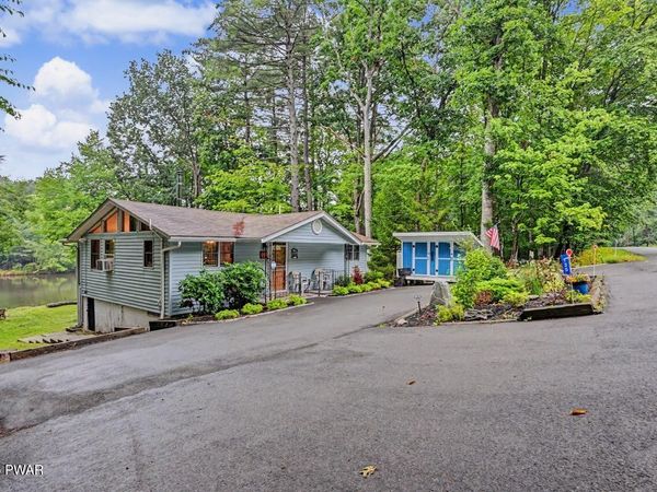 135 Outer Drive , Dingmans Ferry, PA 18328