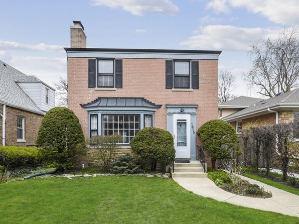 1615 Dobson Street, Evanston, IL 60202