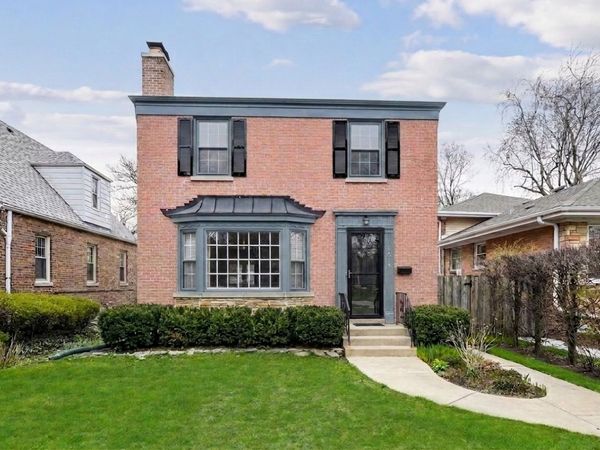 1615 Dobson Street, Evanston, IL 60202