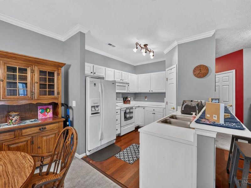 5413 Michelles Oak Court, Unit E, Green Township, OH 45248 Photo 14