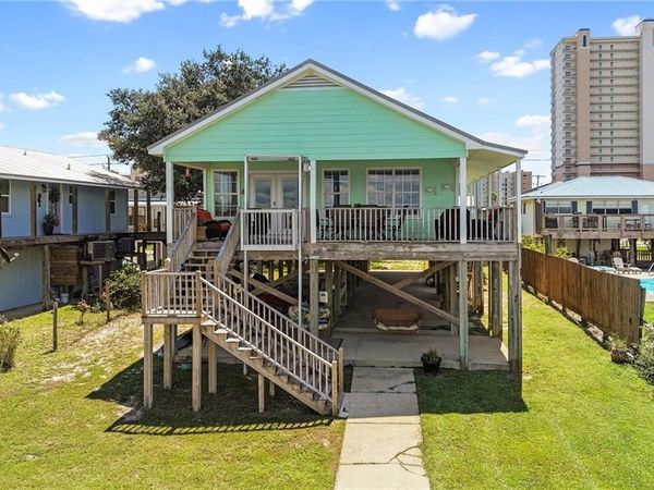 994 W Lagoon Avenue W, Gulf Shores, AL 36542