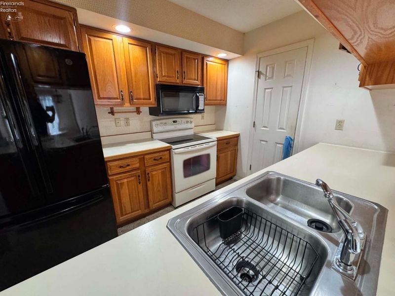 316 Rivers Edge Drive, Huron, OH 44839 Photo 5