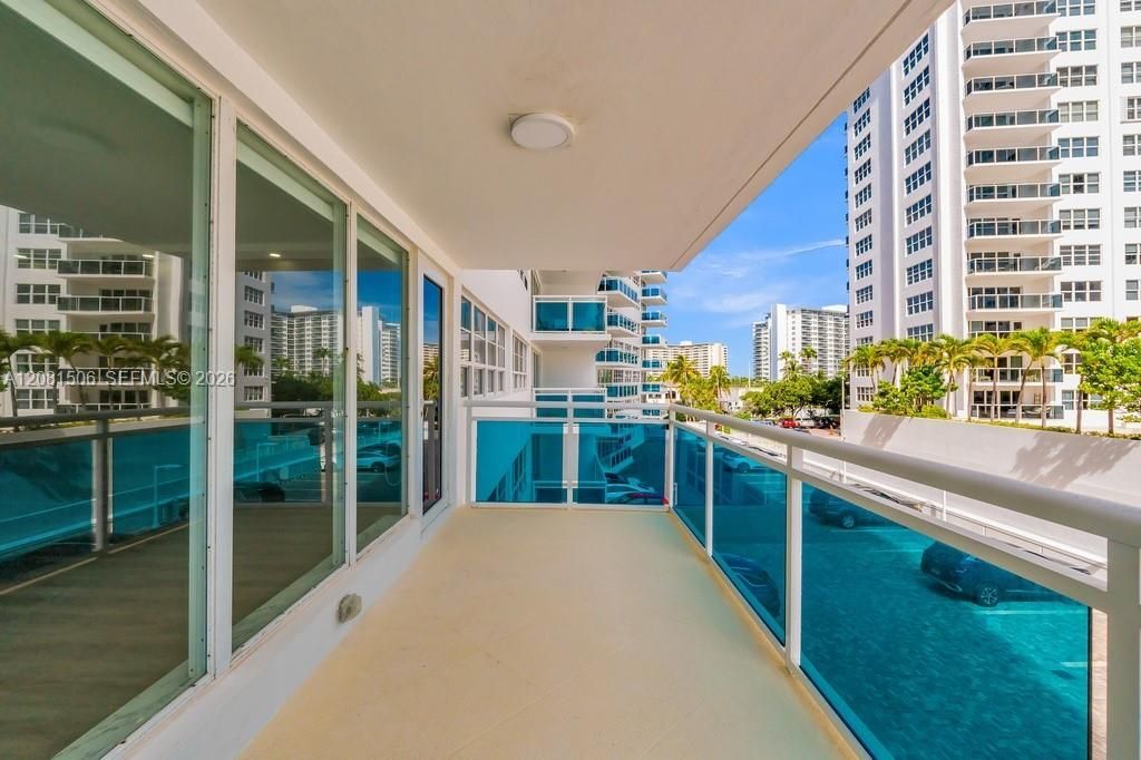3430 Galt Ocean Dr , Unit 305, Fort Lauderdale, FL 33308 Photo