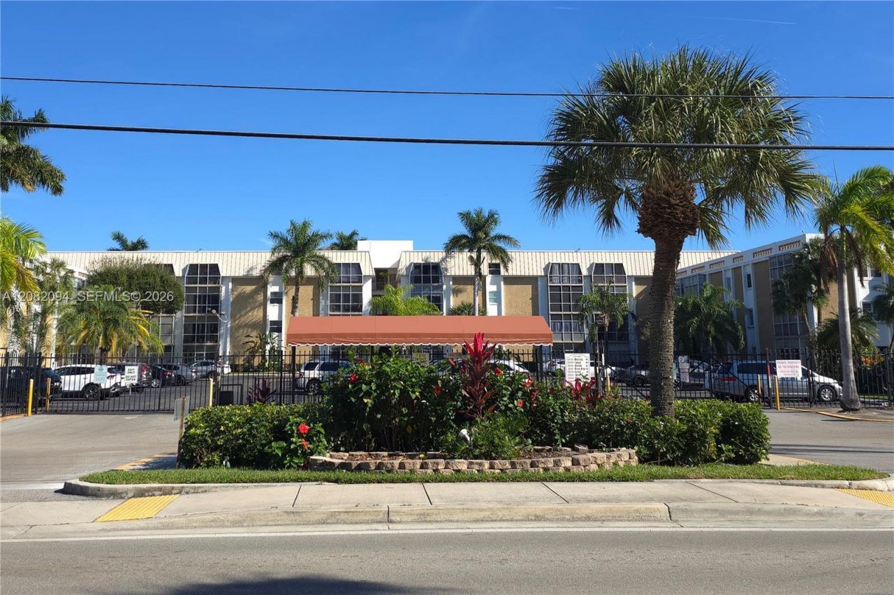 3040 NE 16th Ave , Unit 104, Oakland Park, FL 33334 Photo