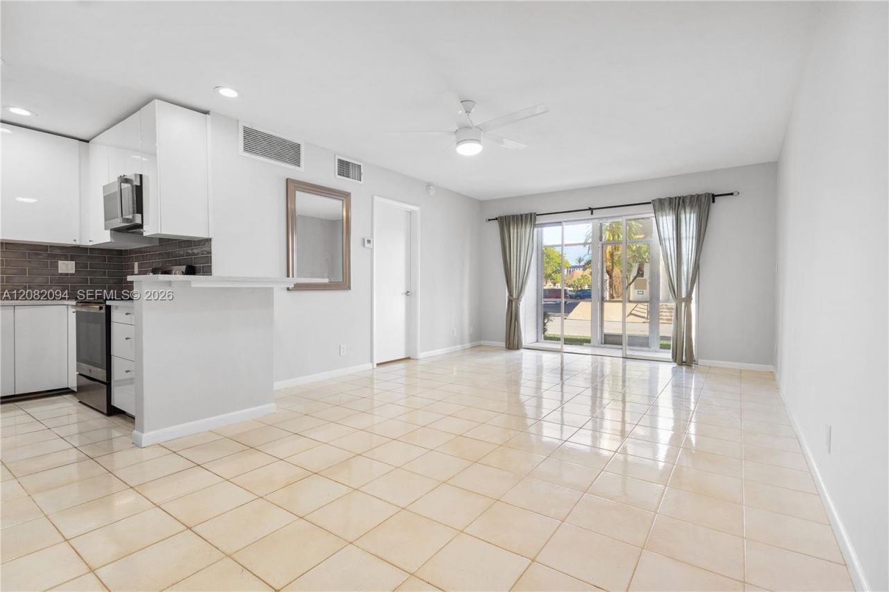 3040 NE 16th Ave , Unit 104, Oakland Park, FL 33334 Photo
