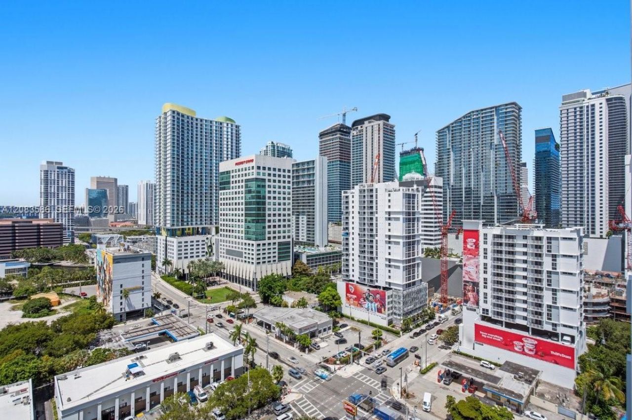 239 SW 9th, Unit 1704, Miami, FL 33130 Photo