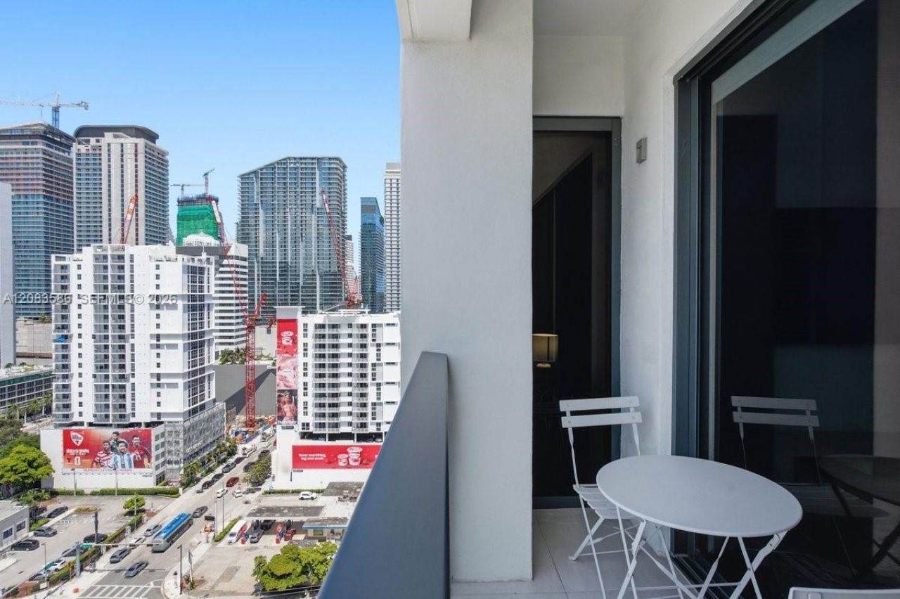 239 SW 9th, Unit 1704, Miami, FL 33130 Photo