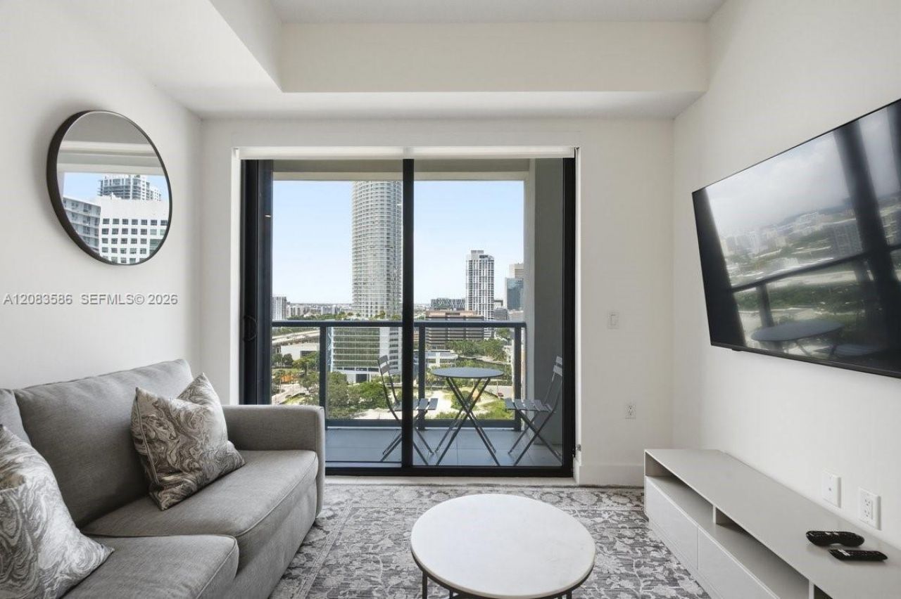 239 SW 9th , Unit 1704, Miami, FL 33130 Photo