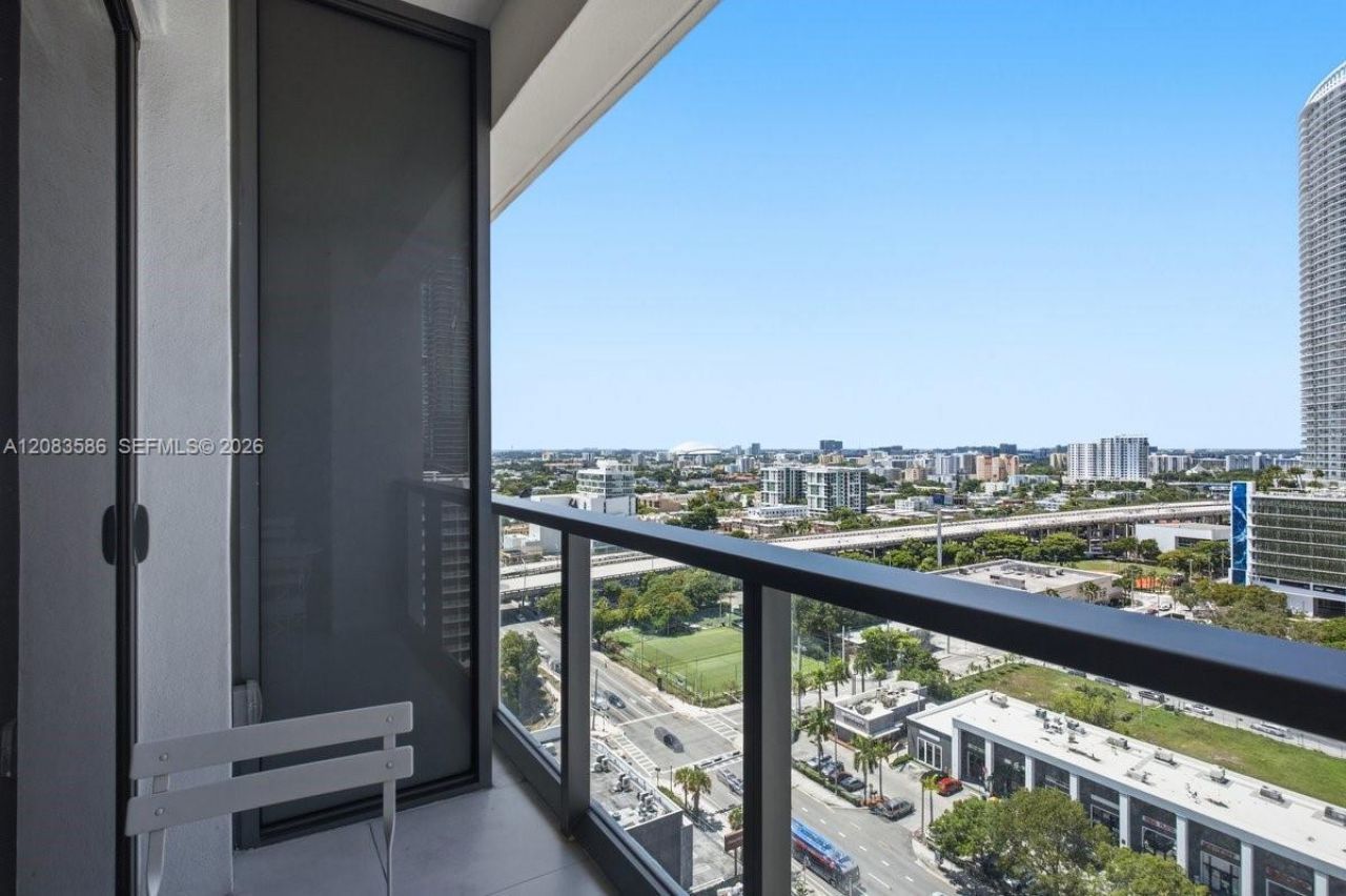 239 SW 9th, Unit 1704, Miami, FL 33130 Photo