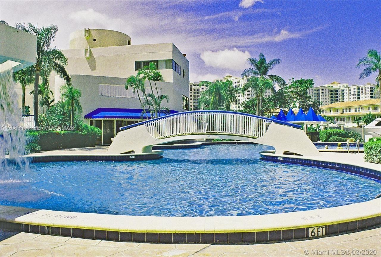 19707 Turnberry Way , Unit 4L, Aventura, FL 33180 Photo