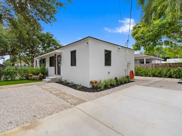 401 NW 81st St , Unit 401, Miami, FL 33150